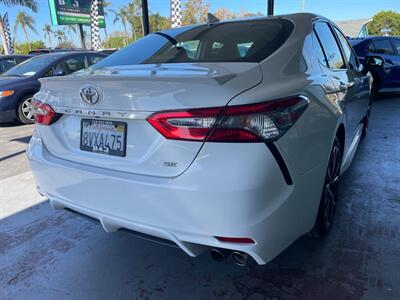 2019 Toyota Camry SE   - Photo 10 - Orange, CA 92868