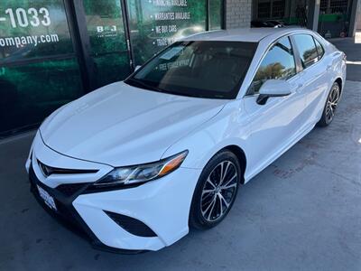 2019 Toyota Camry SE   - Photo 2 - Orange, CA 92868