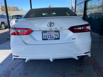 2019 Toyota Camry SE   - Photo 13 - Orange, CA 92868