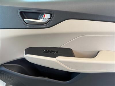 2022 Hyundai ACCENT SEL   - Photo 26 - Orange, CA 92868