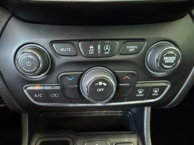 2019 Jeep Cherokee Altitude - Photo 32 - Orange, CA 92868