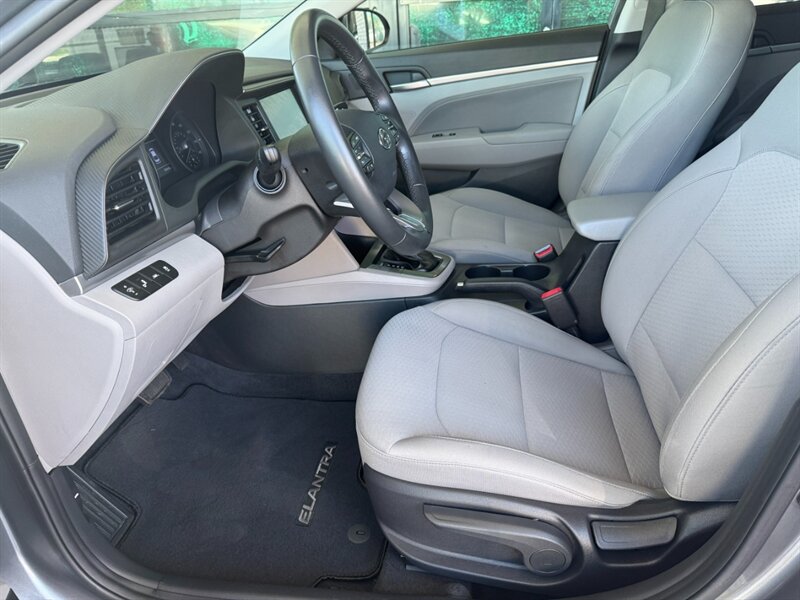 2019 Hyundai Elantra Value Edition photo 17