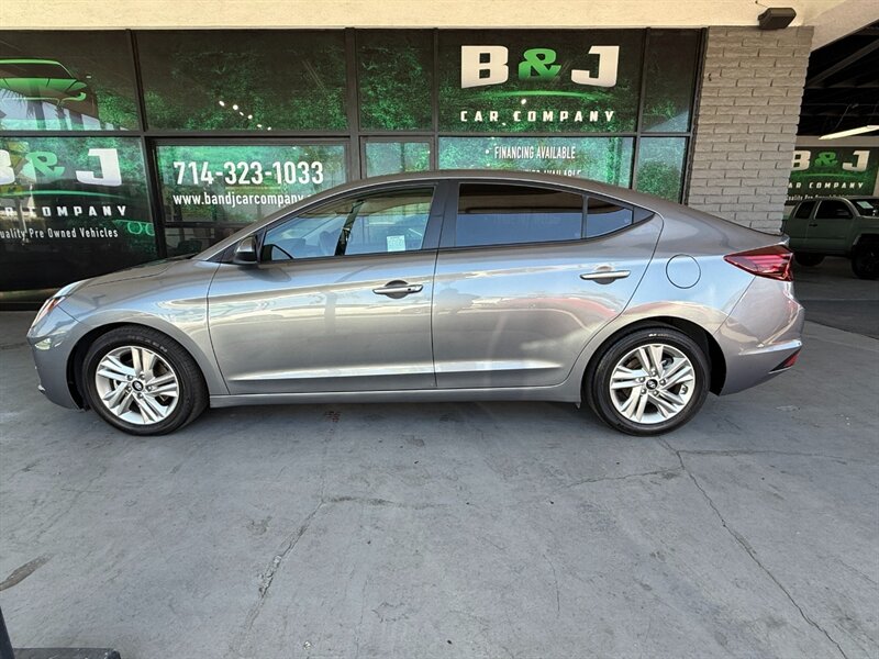 2019 Hyundai Elantra Value Edition photo 3