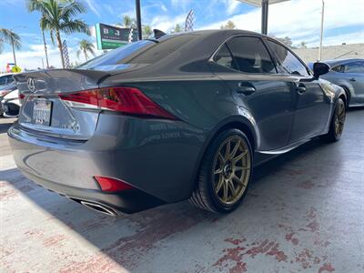 2018 Lexus IS 300   - Photo 9 - Orange, CA 92868