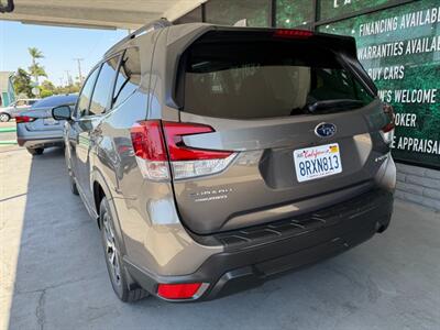 2020 Subaru Forester Premium   - Photo 7 - Orange, CA 92868