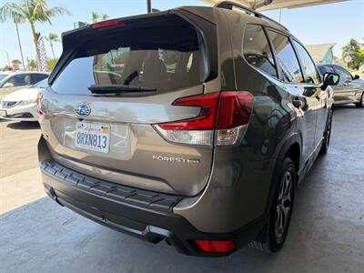 2020 Subaru Forester Premium   - Photo 11 - Orange, CA 92868