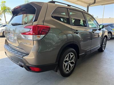 2020 Subaru Forester Premium   - Photo 10 - Orange, CA 92868
