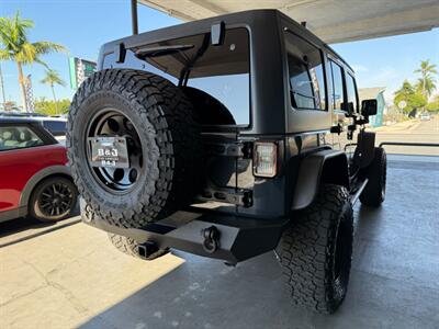 2017 Jeep Wrangler Unlimited Sahara   - Photo 11 - Orange, CA 92868