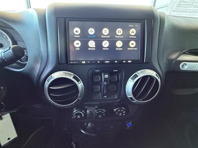 2017 Jeep Wrangler Unlimited Sahara   - Photo 32 - Orange, CA 92868