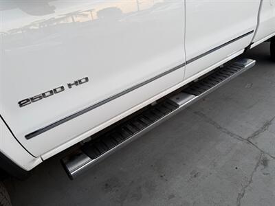 2017 GMC Sierra 2500HD SLT - Photo 17 - Orange, CA 92868