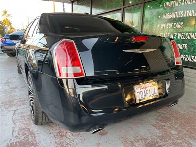 2013 Chrysler 300 S   - Photo 7 - Orange, CA 92868