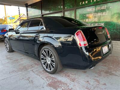 2013 Chrysler 300 S   - Photo 6 - Orange, CA 92868