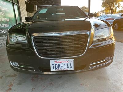 2013 Chrysler 300 S   - Photo 12 - Orange, CA 92868