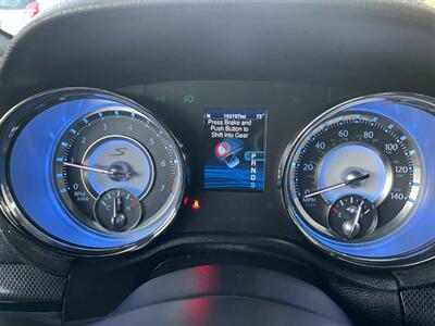 2013 Chrysler 300 S   - Photo 31 - Orange, CA 92868