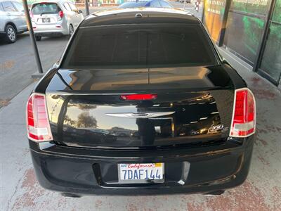 2013 Chrysler 300 S   - Photo 15 - Orange, CA 92868