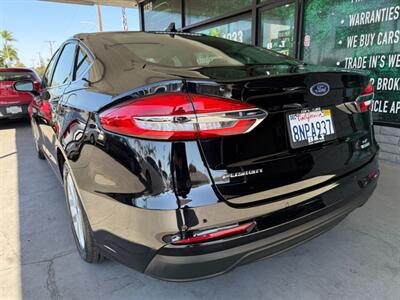 2020 Ford Fusion SE   - Photo 7 - Orange, CA 92868