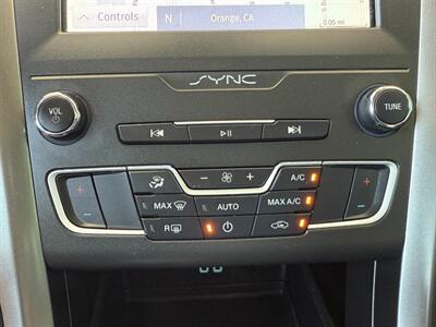 2020 Ford Fusion SE   - Photo 35 - Orange, CA 92868