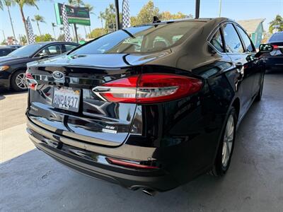 2020 Ford Fusion SE   - Photo 11 - Orange, CA 92868