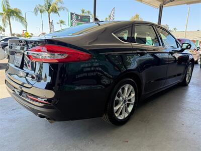 2020 Ford Fusion SE   - Photo 10 - Orange, CA 92868