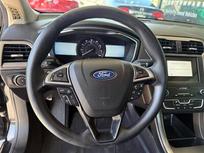 2020 Ford Fusion SE   - Photo 20 - Orange, CA 92868