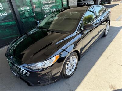 2020 Ford Fusion SE   - Photo 2 - Orange, CA 92868