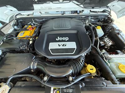 2018 Jeep Wrangler JK Unlimited Sahara   - Photo 34 - Orange, CA 92868