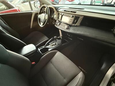 2015 Toyota RAV4 XLE - Photo 26 - Orange, CA 92868