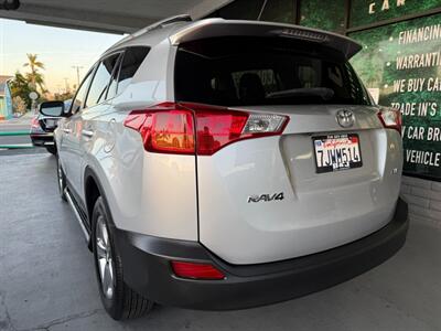 2015 Toyota RAV4 XLE - Photo 6 - Orange, CA 92868