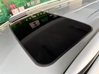 2015 Toyota RAV4 XLE - Photo 16 - Orange, CA 92868