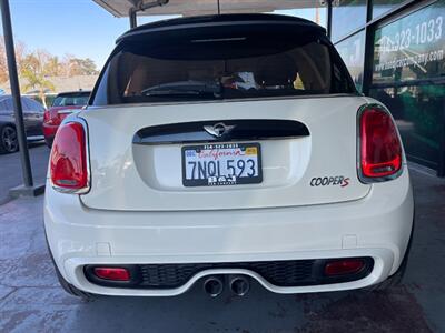 2015 MINI Hardtop 2 Door Cooper S   - Photo 13 - Orange, CA 92868