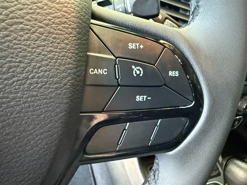 2020 Jeep Cherokee Altitude photo 20