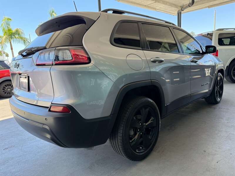 2020 Jeep Cherokee Altitude photo 9