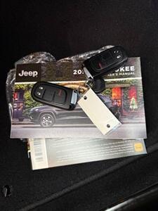 2020 Jeep Cherokee Altitude   - Photo 38 - Orange, CA 92868