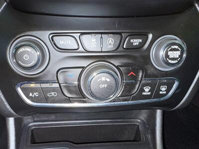 2020 Jeep Cherokee Altitude   - Photo 32 - Orange, CA 92868