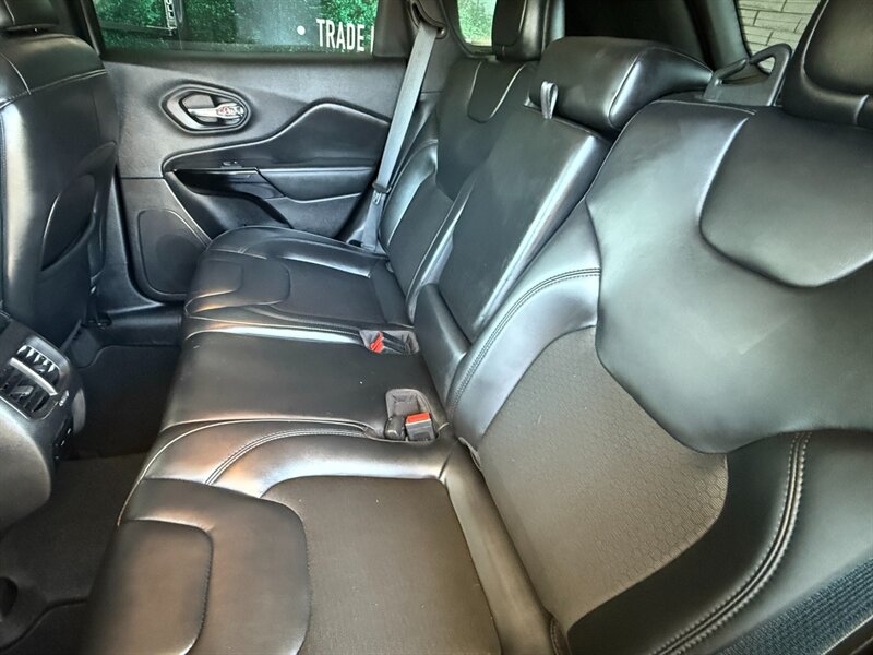 2020 Jeep Cherokee Altitude photo 23