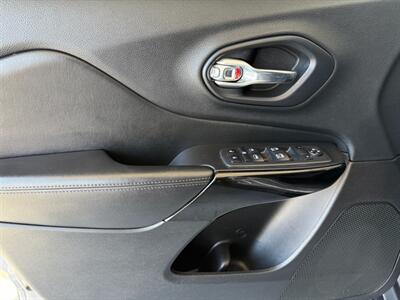 2020 Jeep Cherokee Altitude   - Photo 23 - Orange, CA 92868