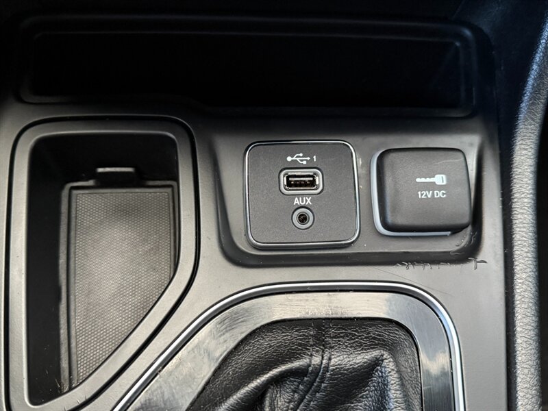 2020 Jeep Cherokee Altitude photo 31