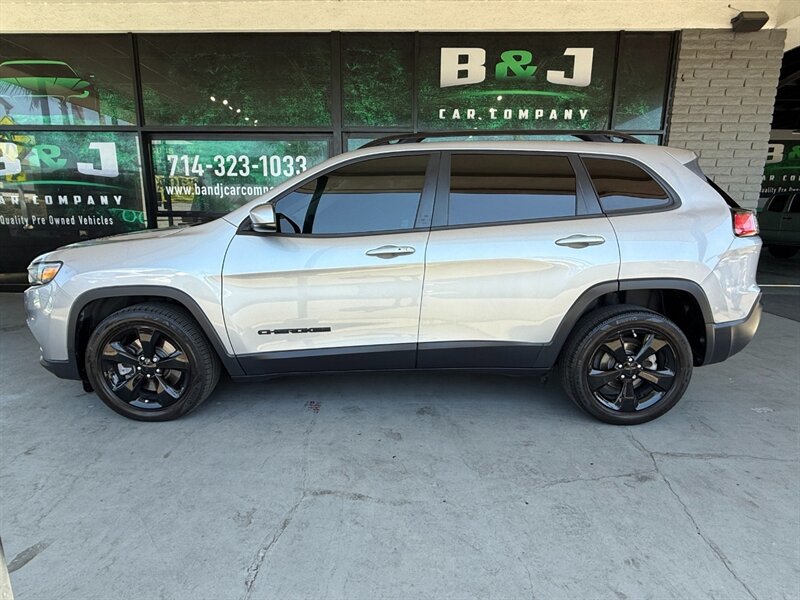 2020 Jeep Cherokee Altitude photo 3