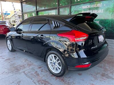 2018 Ford Focus SE   - Photo 5 - Orange, CA 92868