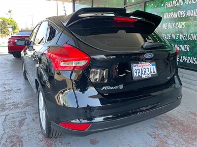 2018 Ford Focus SE   - Photo 6 - Orange, CA 92868