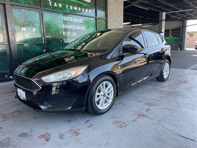 2018 Ford Focus SE   - Photo 1 - Orange, CA 92868