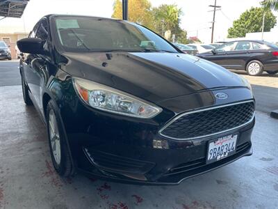 2018 Ford Focus SE   - Photo 8 - Orange, CA 92868