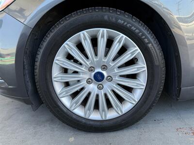 2015 Ford Fusion Hybrid SE - Photo 37 - Orange, CA 92868