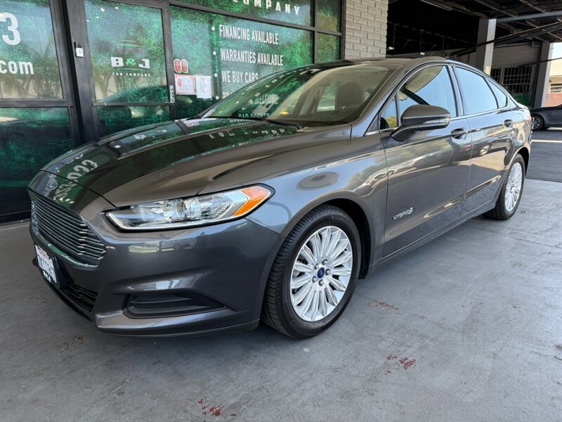2015 Ford Fusion SE's photo