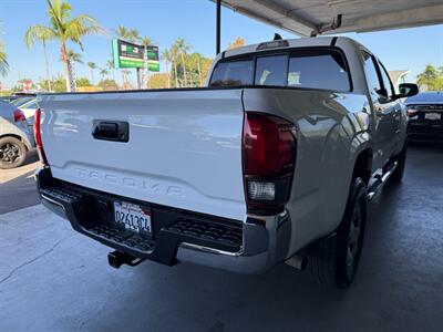 2021 Toyota Tacoma SR5   - Photo 11 - Orange, CA 92868