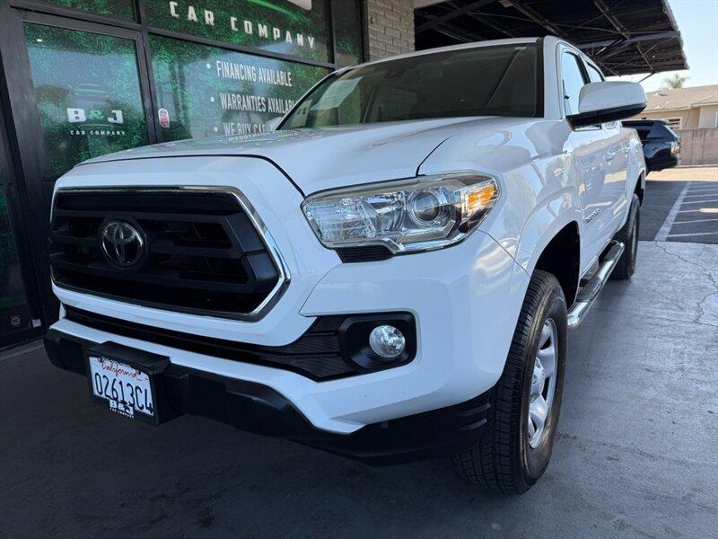 2021 Toyota Tacoma SR5 Double Cab photo 2