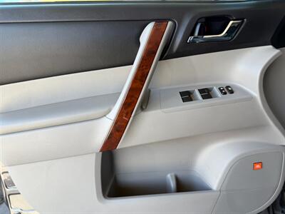 2013 Toyota Highlander Limited   - Photo 26 - Orange, CA 92868