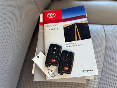 2013 Toyota Highlander Limited   - Photo 45 - Orange, CA 92868