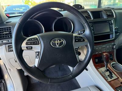 2013 Toyota Highlander Limited   - Photo 23 - Orange, CA 92868