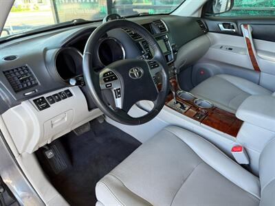 2013 Toyota Highlander Limited   - Photo 19 - Orange, CA 92868